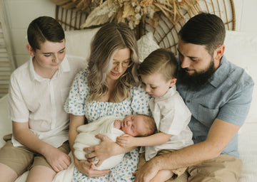 LITTLE E & CO - FAMILY PHOTO