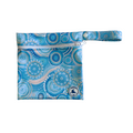 LITTLE E & CO – Mini wet bag, a turquoise blue with a colourful contemporary indigenous print. The wet bag is made from waterproof PUL and has a strap.