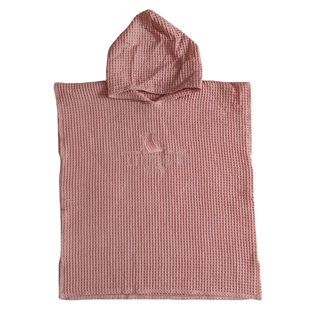 LITTLE E & CO - 100% Waffle Cotton Hooded Poncho Towel with embodied logo in a salmon pink colour